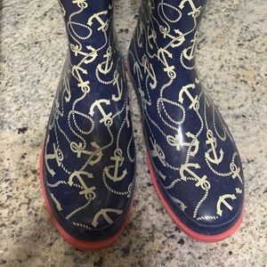 Cherokee is rain boots